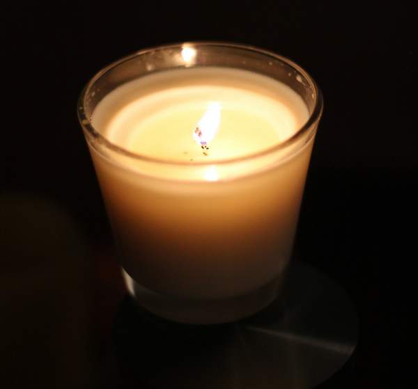 https://inquiringchef.com/wp-content/uploads/2012/10/Soy-Candle-Flame-Inquiring-Chef.jpg