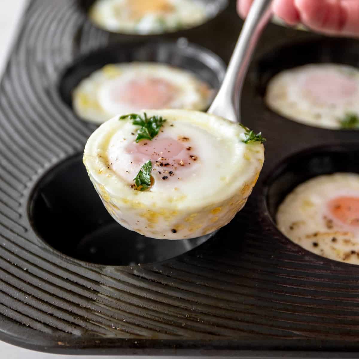 How to Cook Oven Baked Eggs in Muffin Tin {15 Minutes} - Savor + Savvy