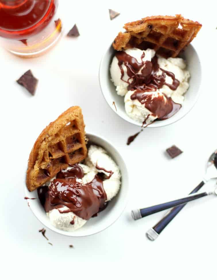 ice cream sundaes with waffle cookies