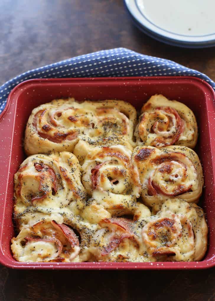 https://inquiringchef.com/wp-content/uploads/2016/03/Baked-Ham-and-Cheese-Rolls.jpg