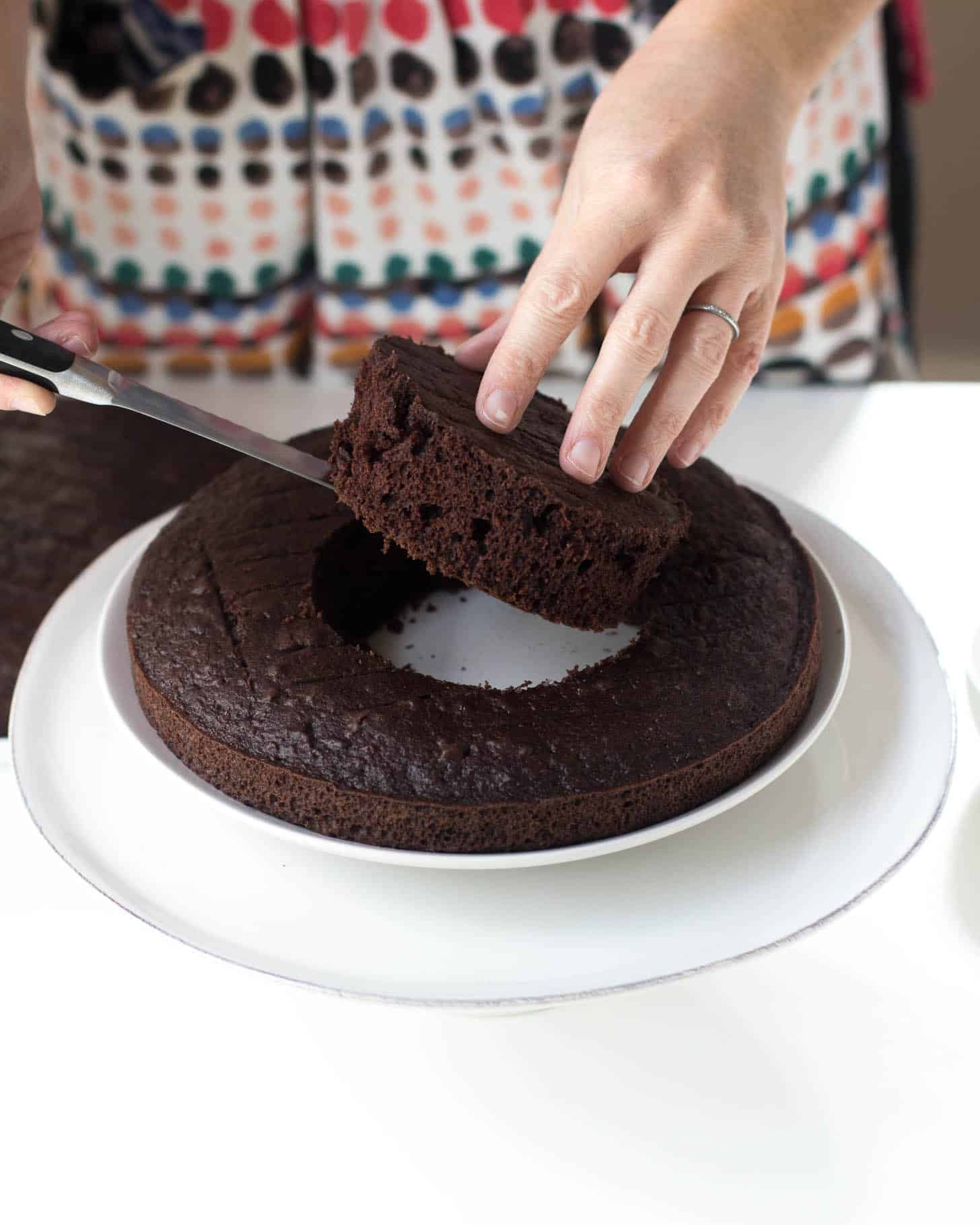 removing the center from a chocolate cake