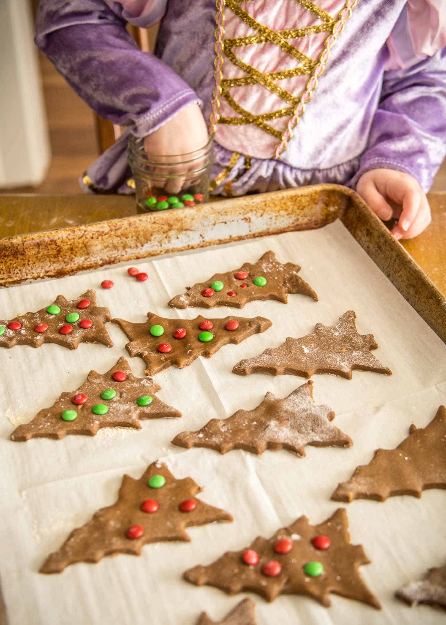 Baking Crisp Gingerbread Cookies