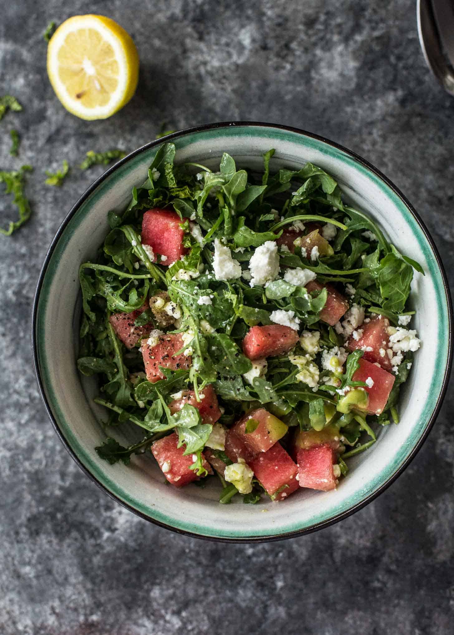 Ensalada de sandía, queso feta y rúcula