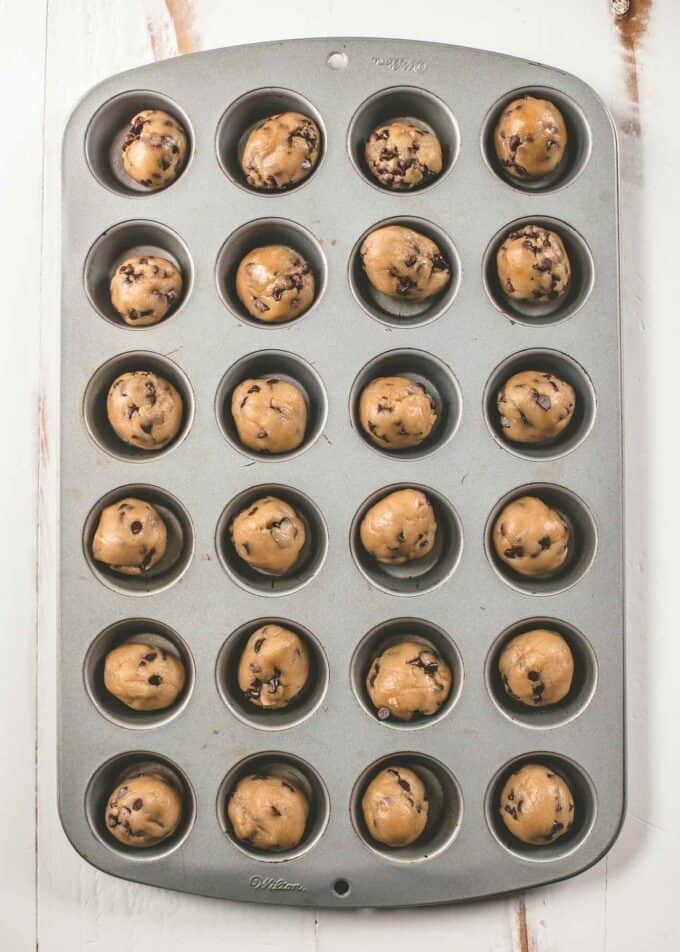 Bite-Sized Chocolate Brownies in a Muffin Tin - The Toasted Pine Nut