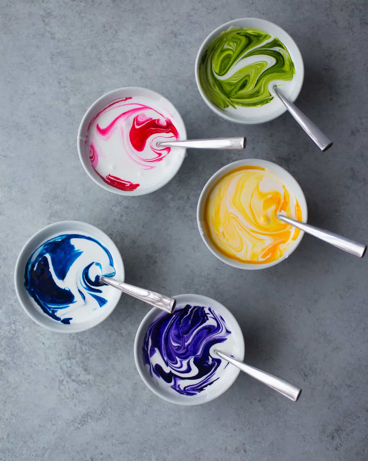 coloring icing in cups