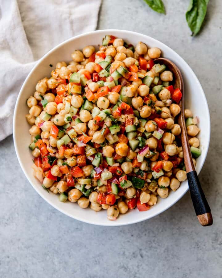 Marinated Chickpeas with Bell Peppers and Cucumbers