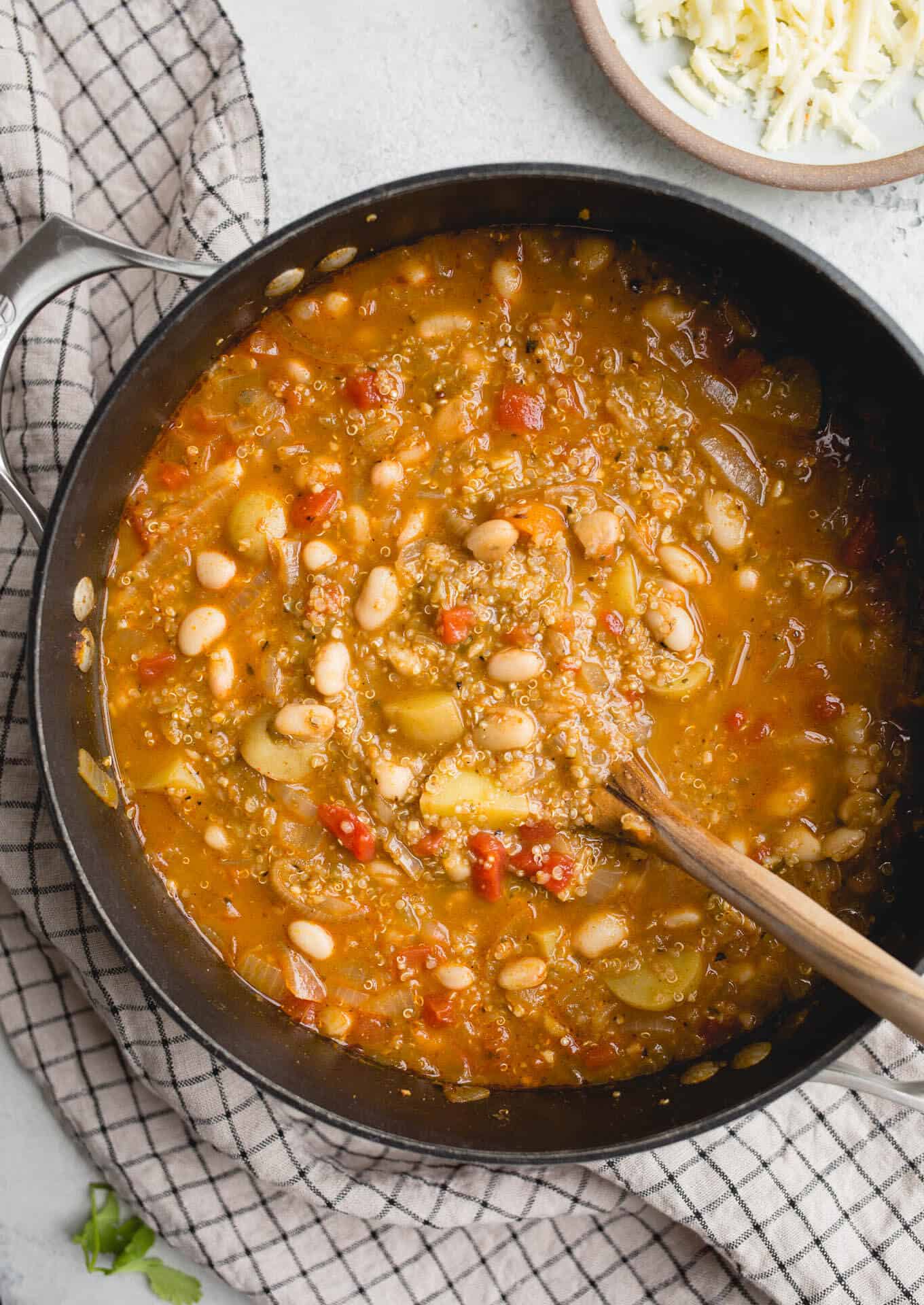 salsa verde chili in a black bowl