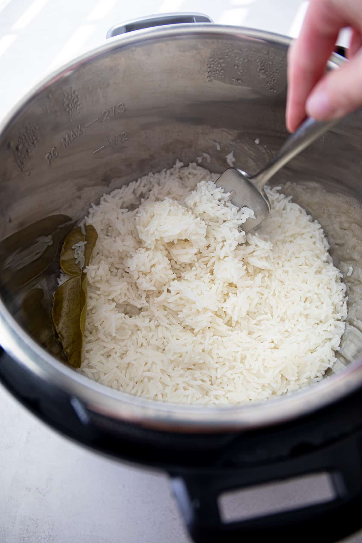 fluffing cooked rice in an instant pot