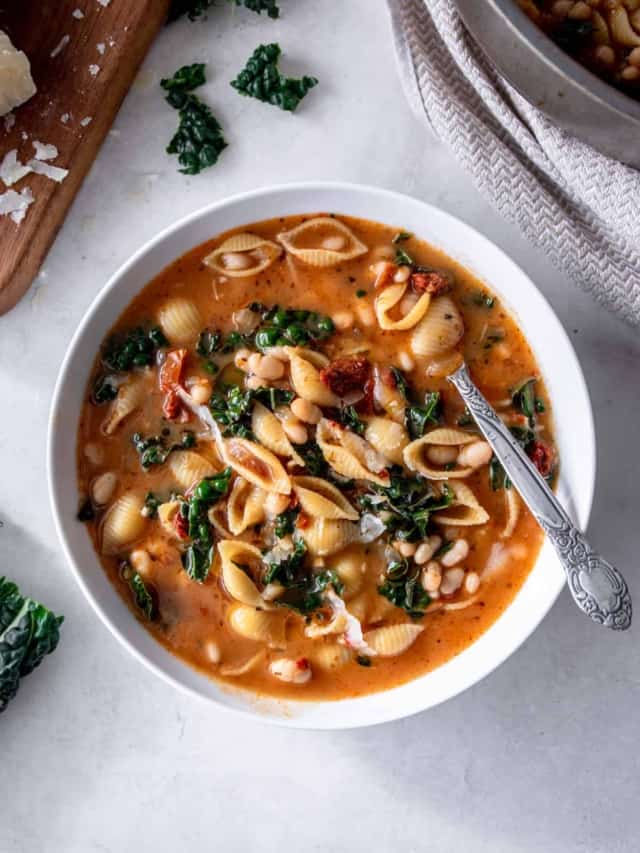 How to Make Tuscan Kale and White Bean Soup Inquiring Chef